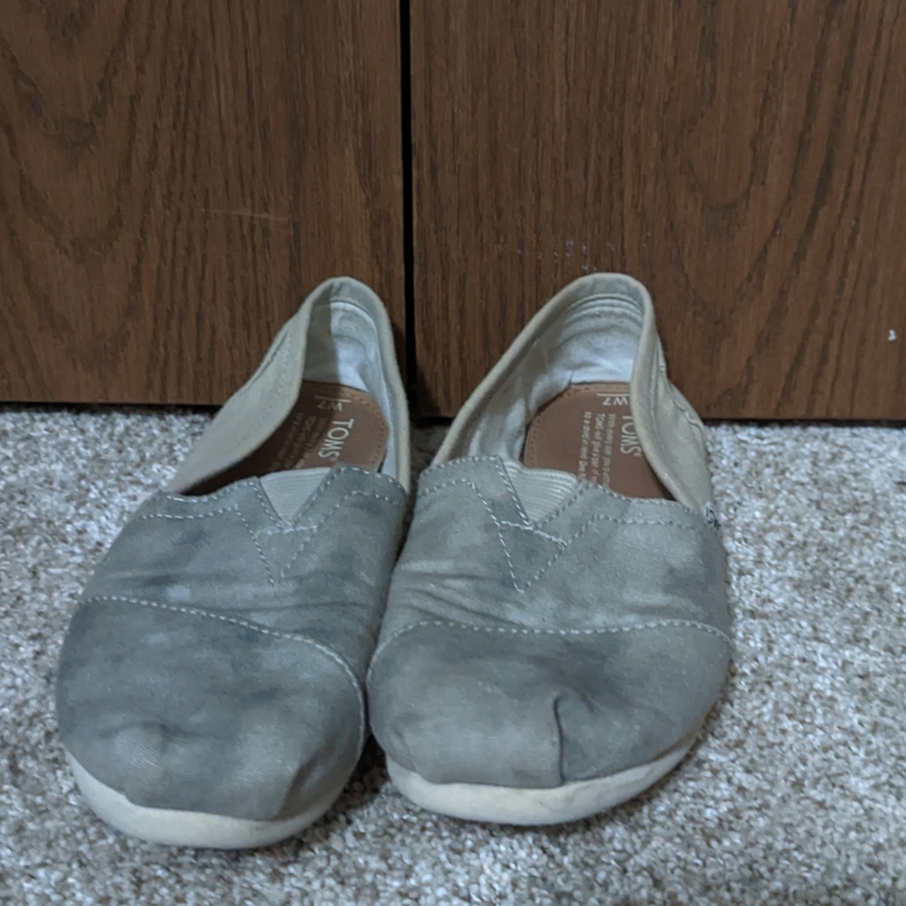 Tom's slips